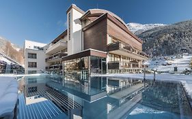 Bergland Design- Und Wellnesshotel Sölden 5*